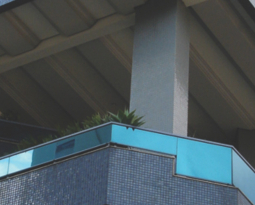 Como melhorar o desempenho das pastilhas aplicadas na fachada de um edifício?