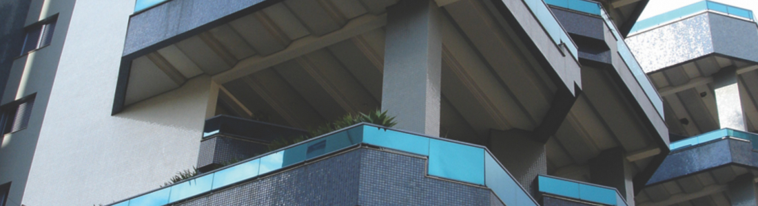 Como melhorar o desempenho das pastilhas aplicadas na fachada de um edifício?