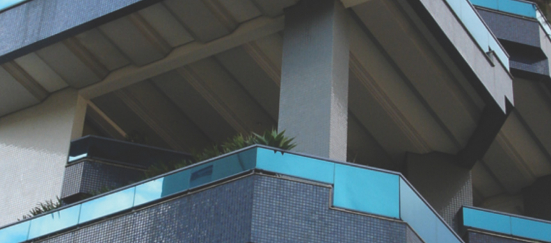 Como melhorar o desempenho das pastilhas aplicadas na fachada de um edifício?